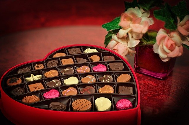 date, propose ideas with chocolate and gifts ideas for valentine's day and to impress your love